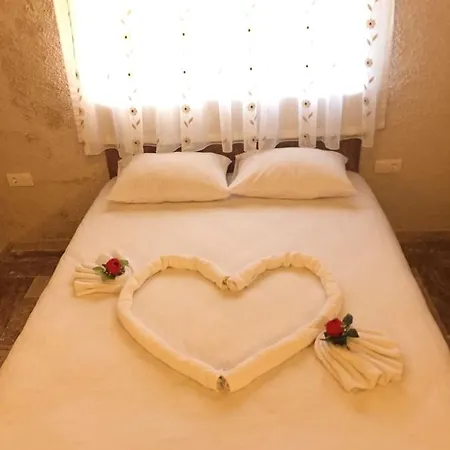 Uerguep Stone House Hotel *